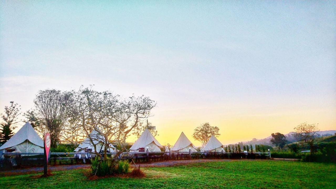 Kondee Cino Cafe & Glamping Hotel เขาค้อ ภายนอก รูปภาพ